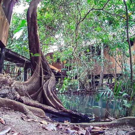 Hotel Kangaroo Rio Dulce Rio Dulce Town Exterior foto