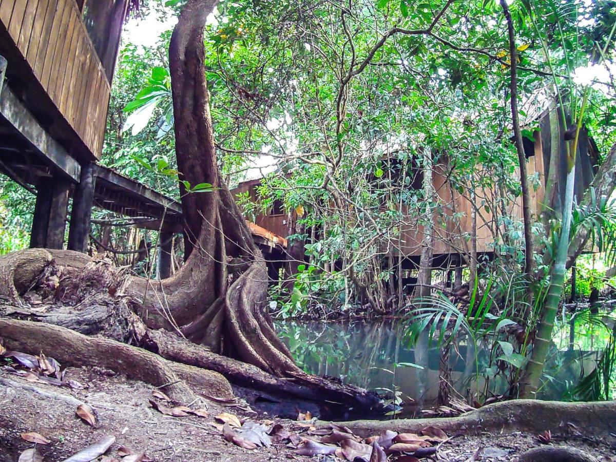 Hotel Kangaroo Rio Dulce Rio Dulce Town Exterior foto