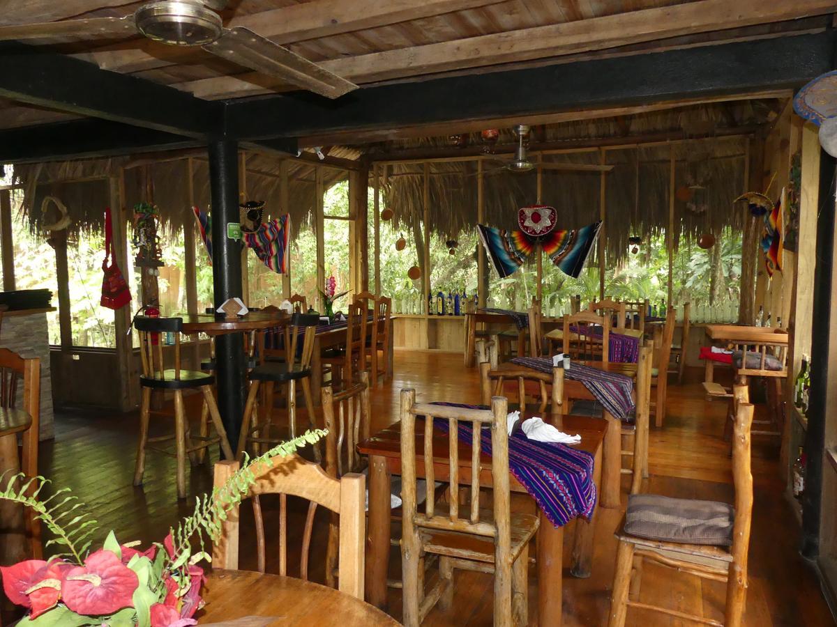 Hotel Kangaroo Rio Dulce Rio Dulce Town Exterior foto