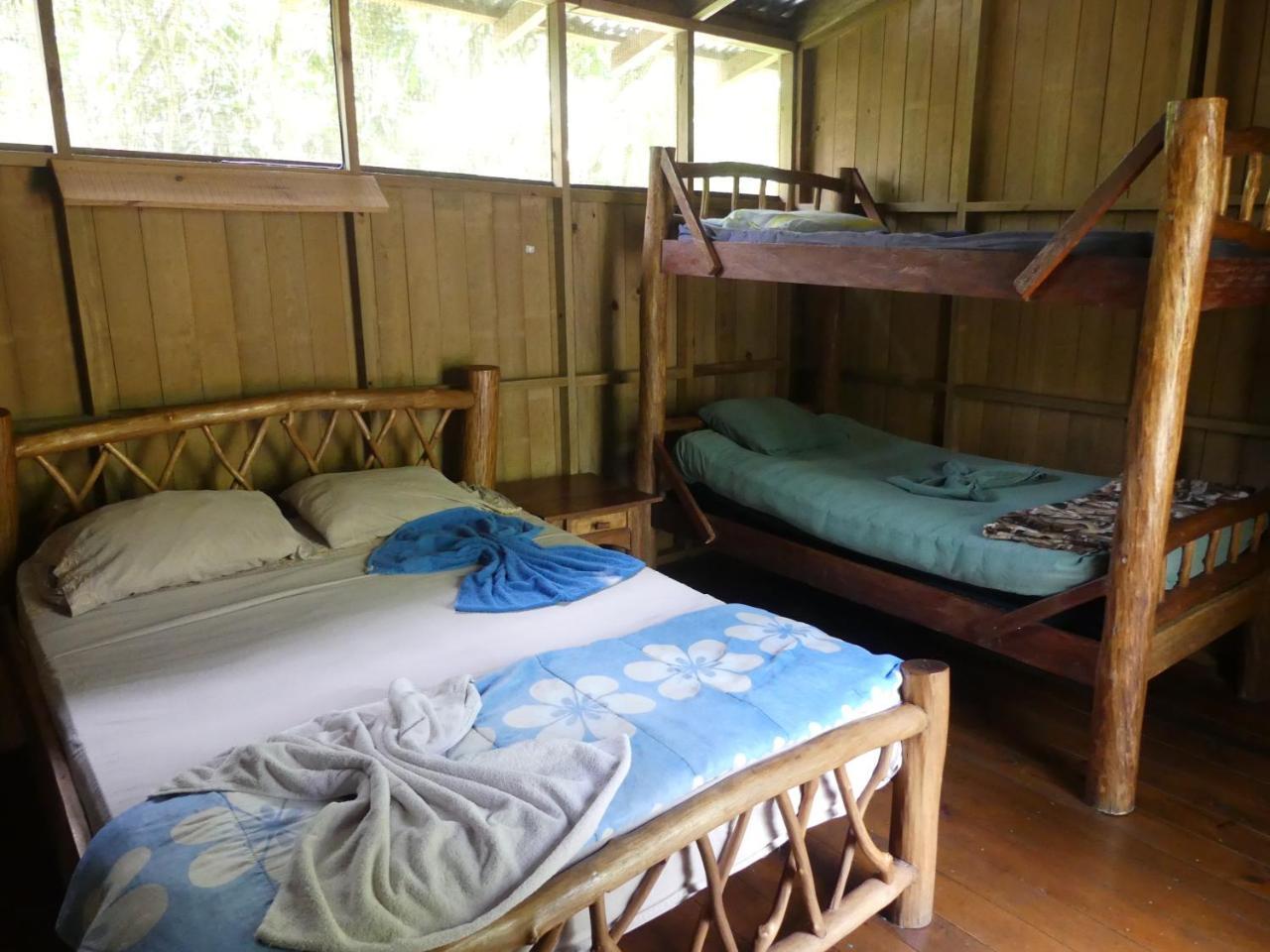Hotel Kangaroo Rio Dulce Rio Dulce Town Exterior foto