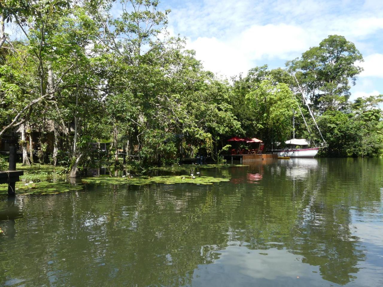 Hotel Kangaroo Rio Dulce Rio Dulce Town Exterior foto