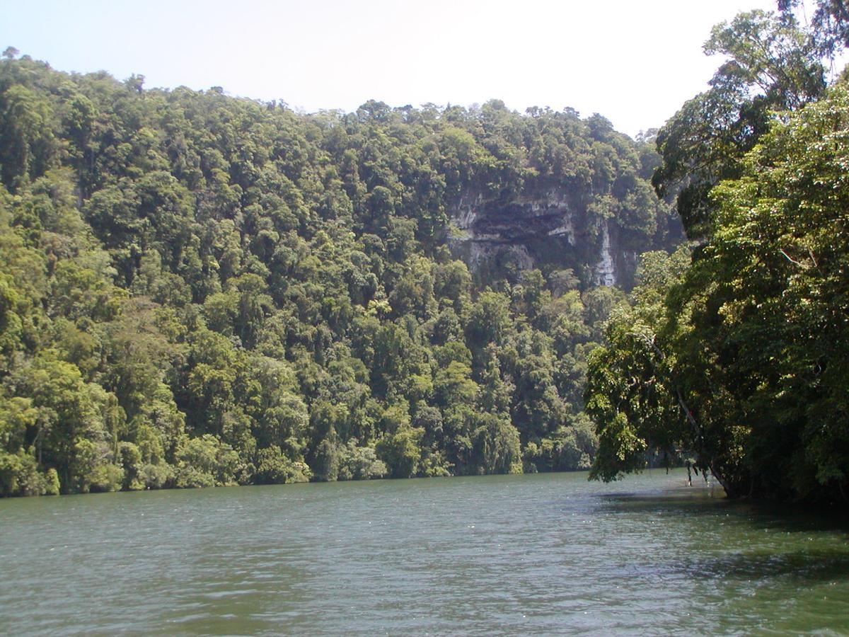 Hotel Kangaroo Rio Dulce Rio Dulce Town Exterior foto