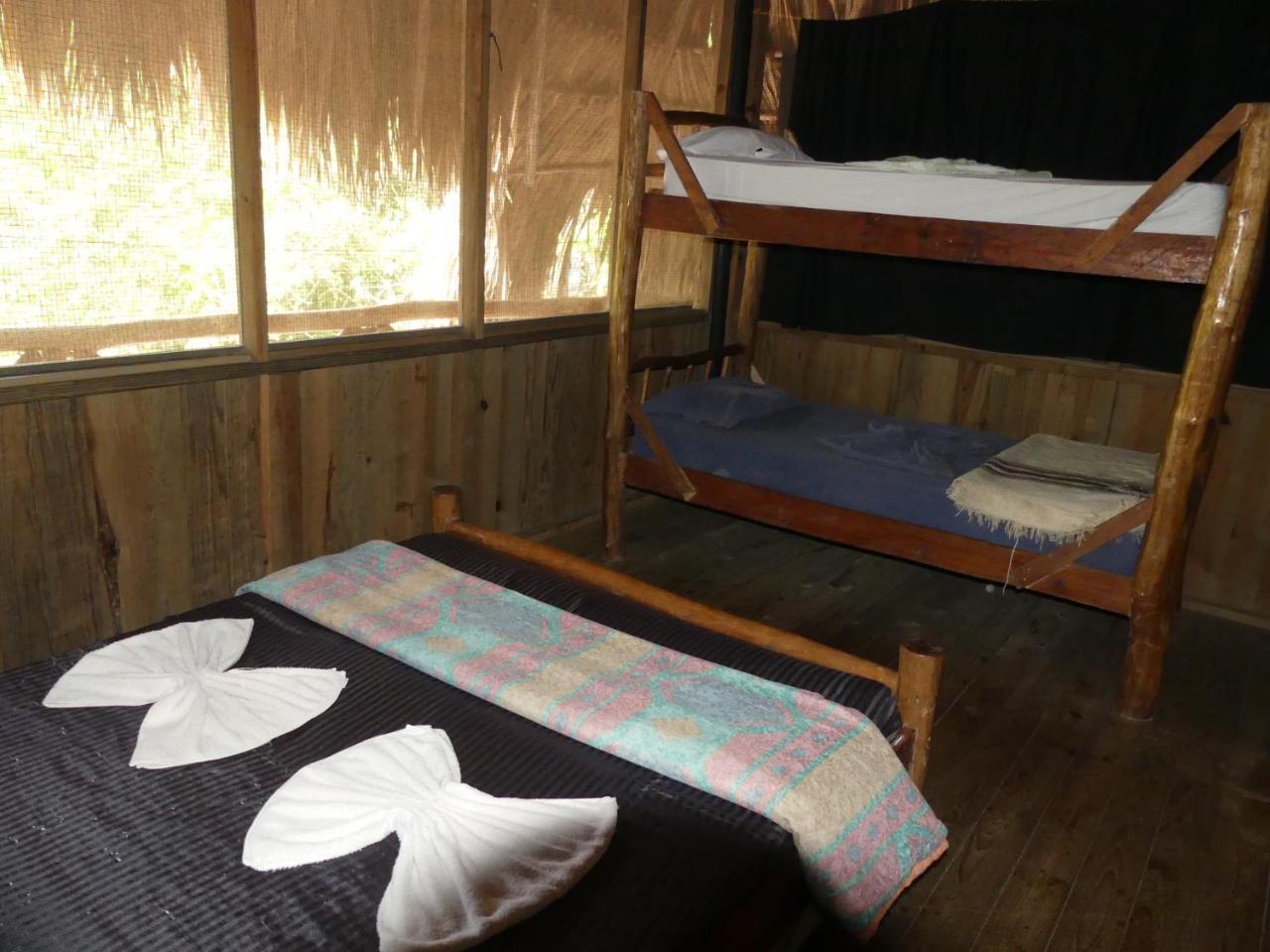 Hotel Kangaroo Rio Dulce Rio Dulce Town Exterior foto