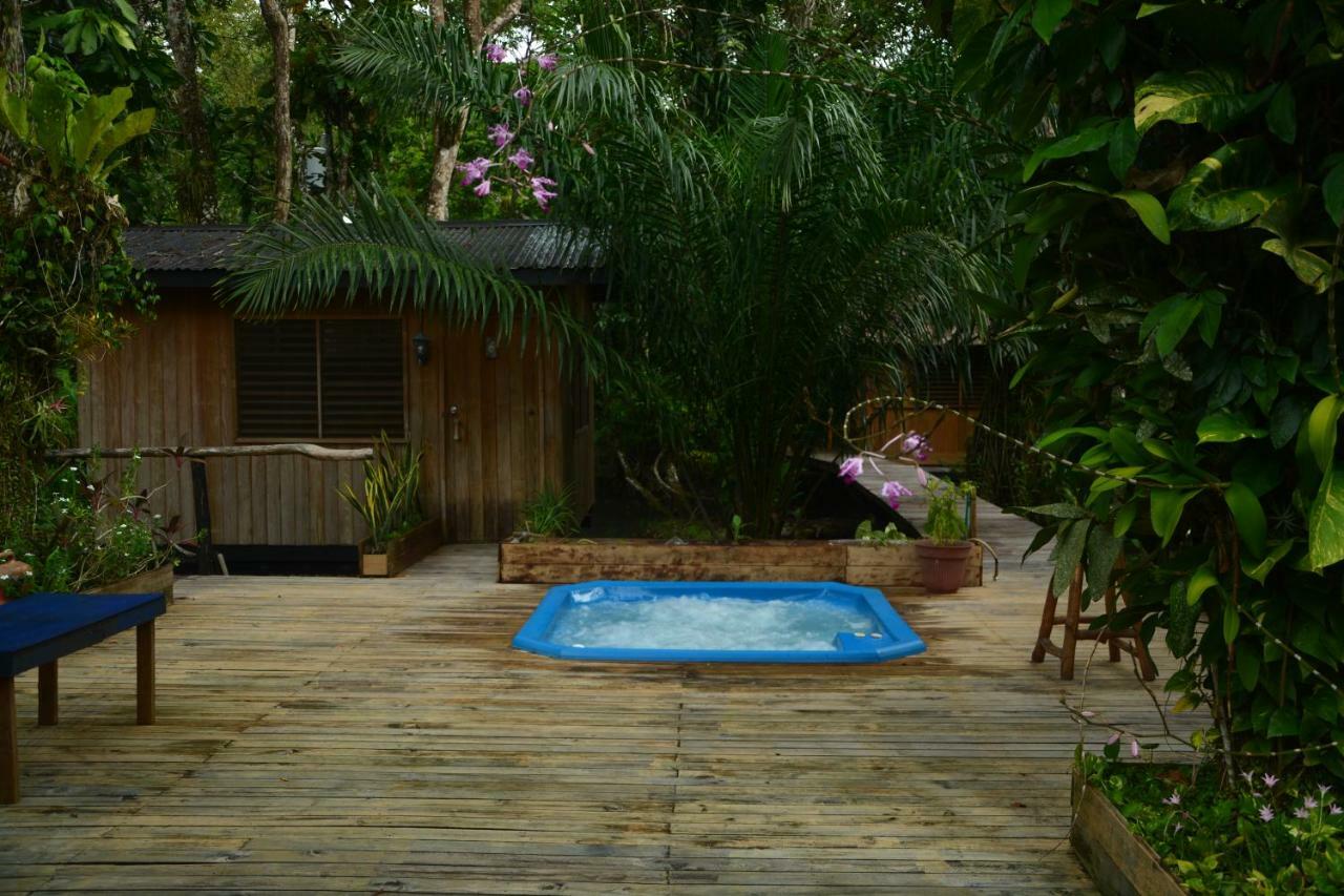 Hotel Kangaroo Rio Dulce Rio Dulce Town Exterior foto